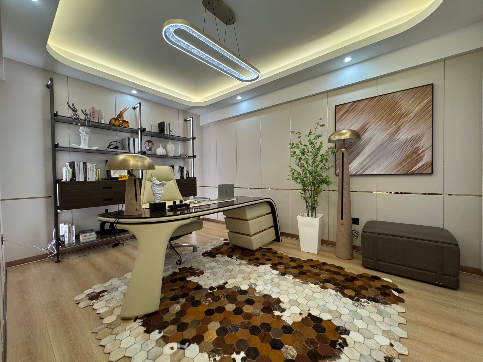 Royal Legend interior