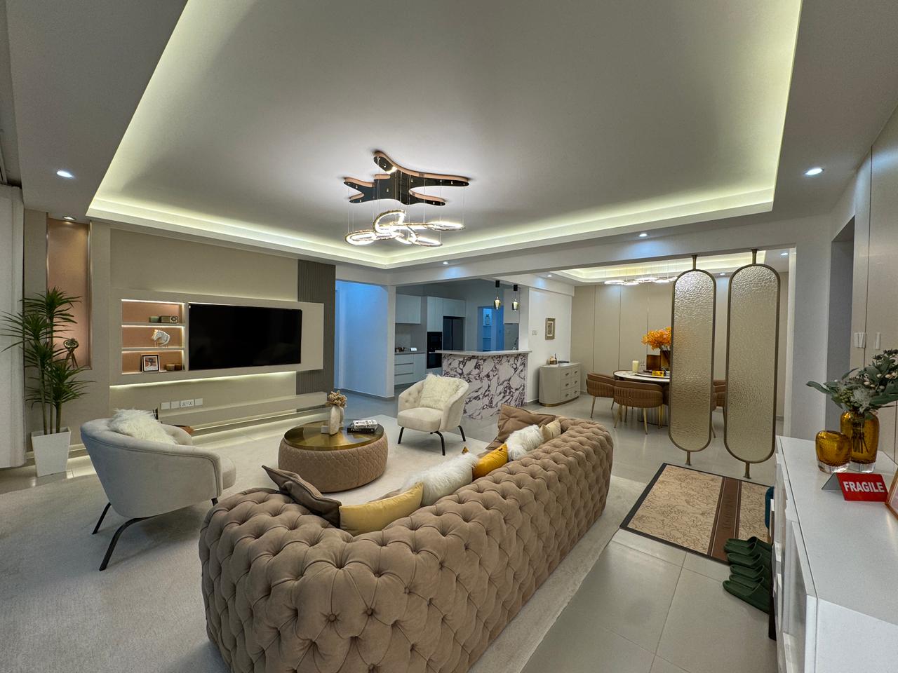 Royal Legend interior