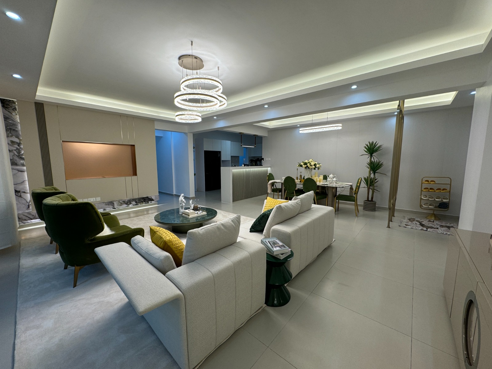 Royal Legend interior
