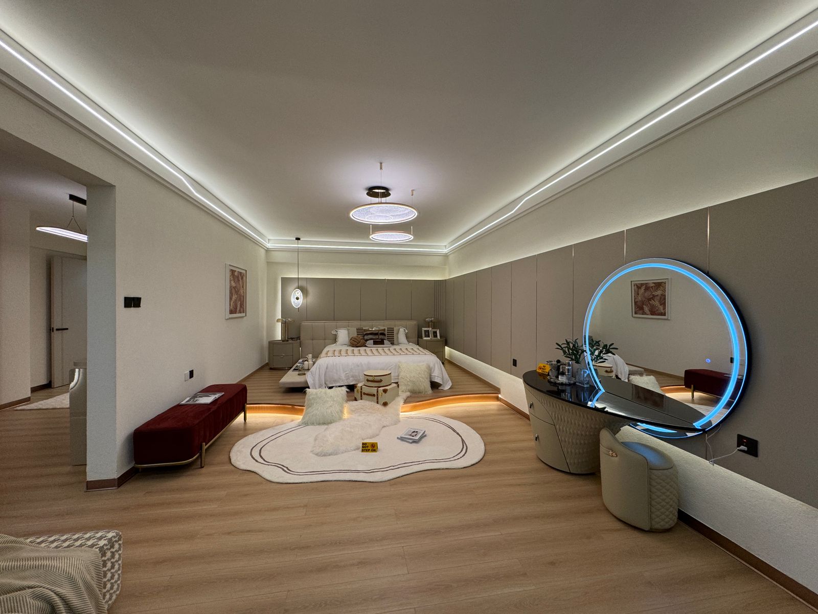Royal Legend interior